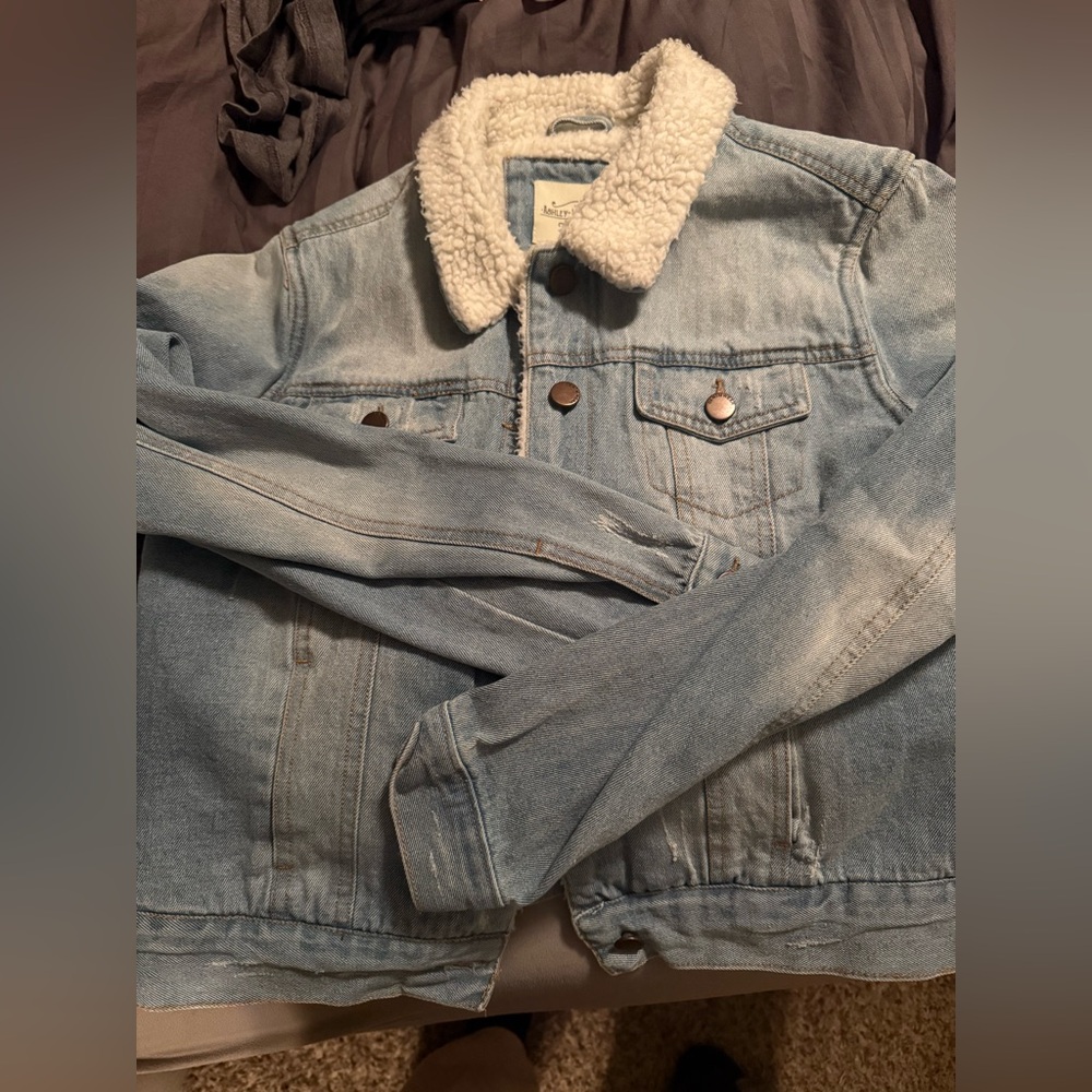 Jean jacket - Picture 3 of 3